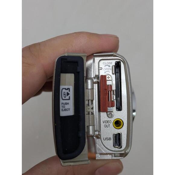 Olympus Stylus 300 1.5" Display 3.2MP 3x Optical Zoom Digital Camera - Untested - Picture 8 of 8